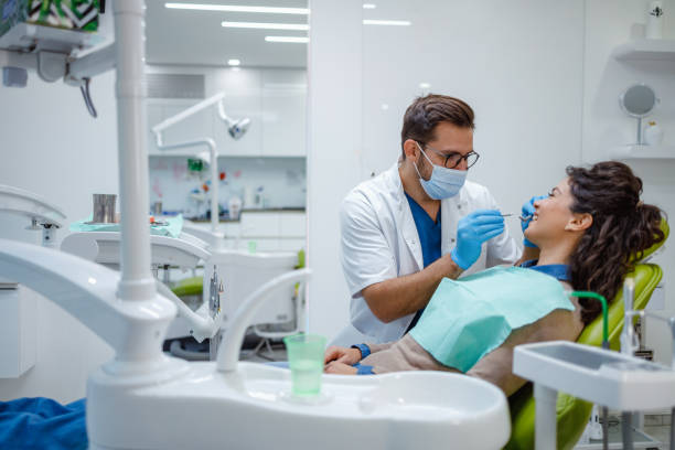 Best Tooth Extraction  in Jourdanton, TX